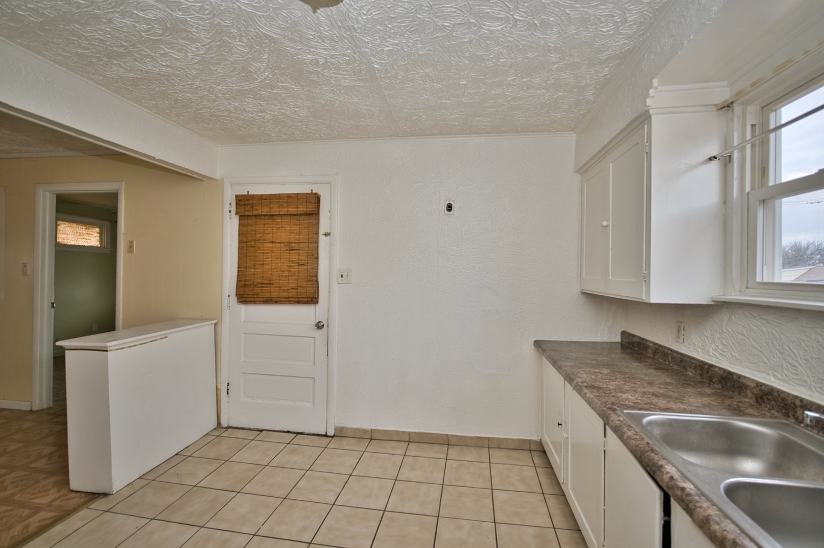2534 N Rutherford Avenue Property Photo 26