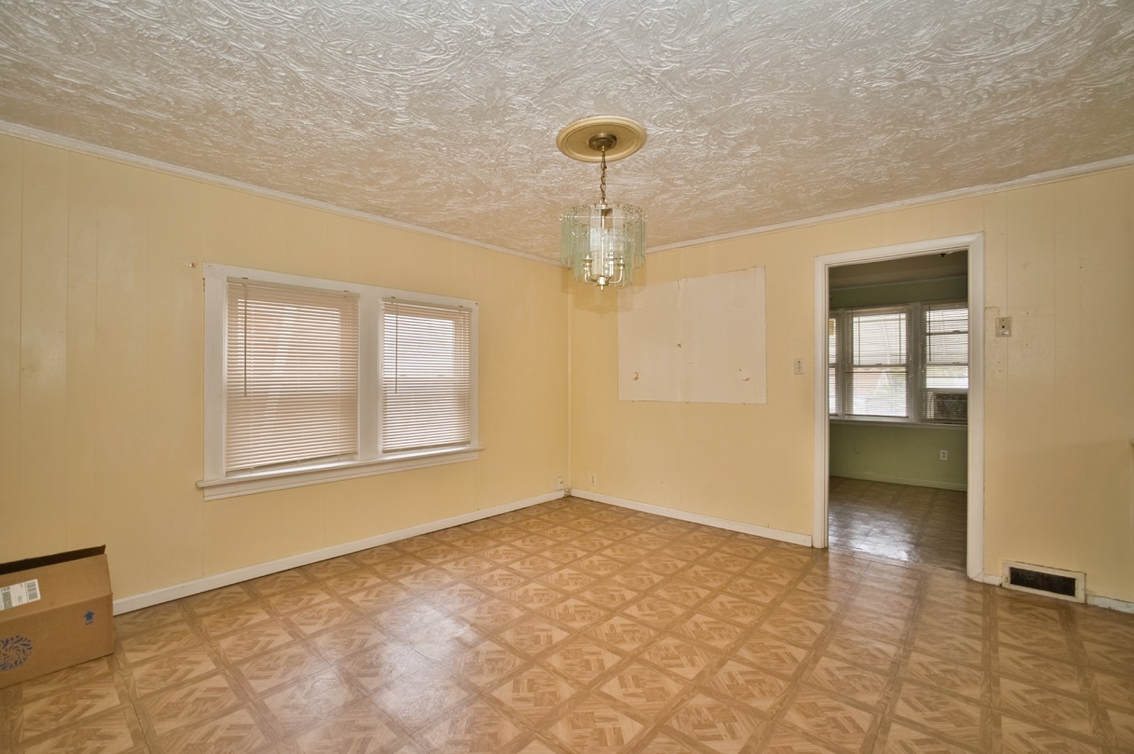 2534 N Rutherford Avenue Property Photo 29