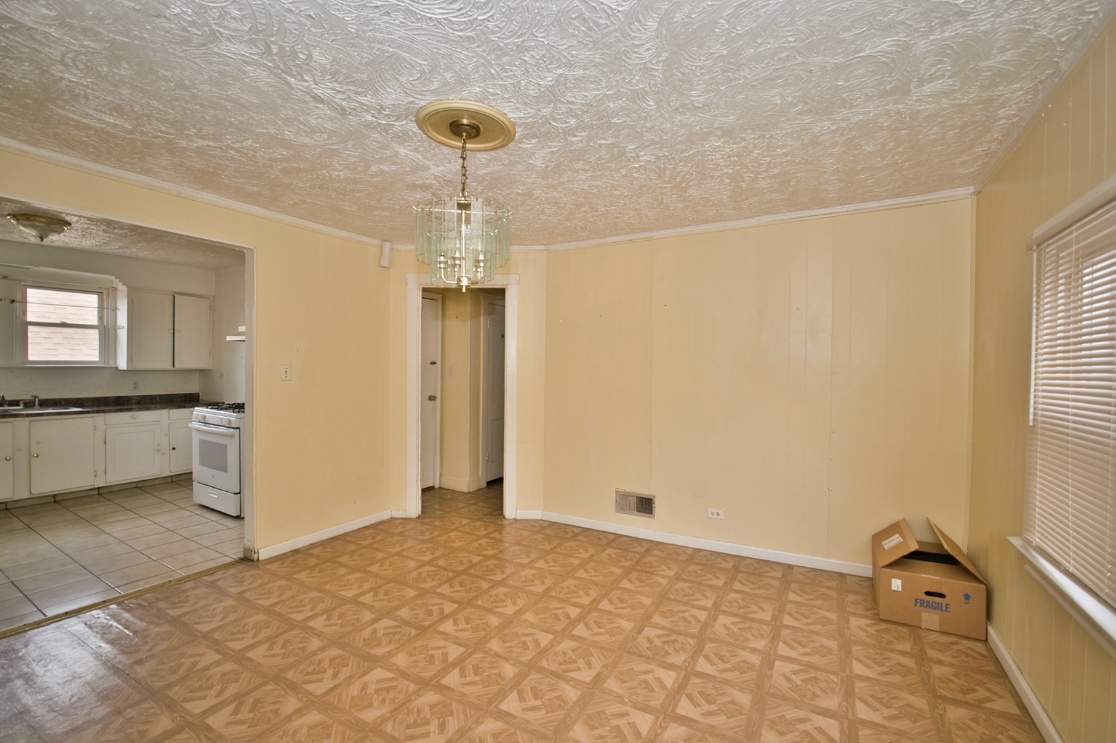 2534 N Rutherford Avenue Property Photo 32