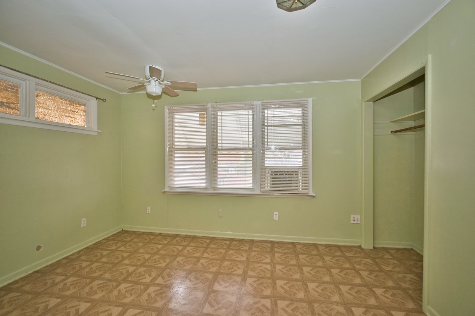 2534 N Rutherford Avenue Property Photo 33