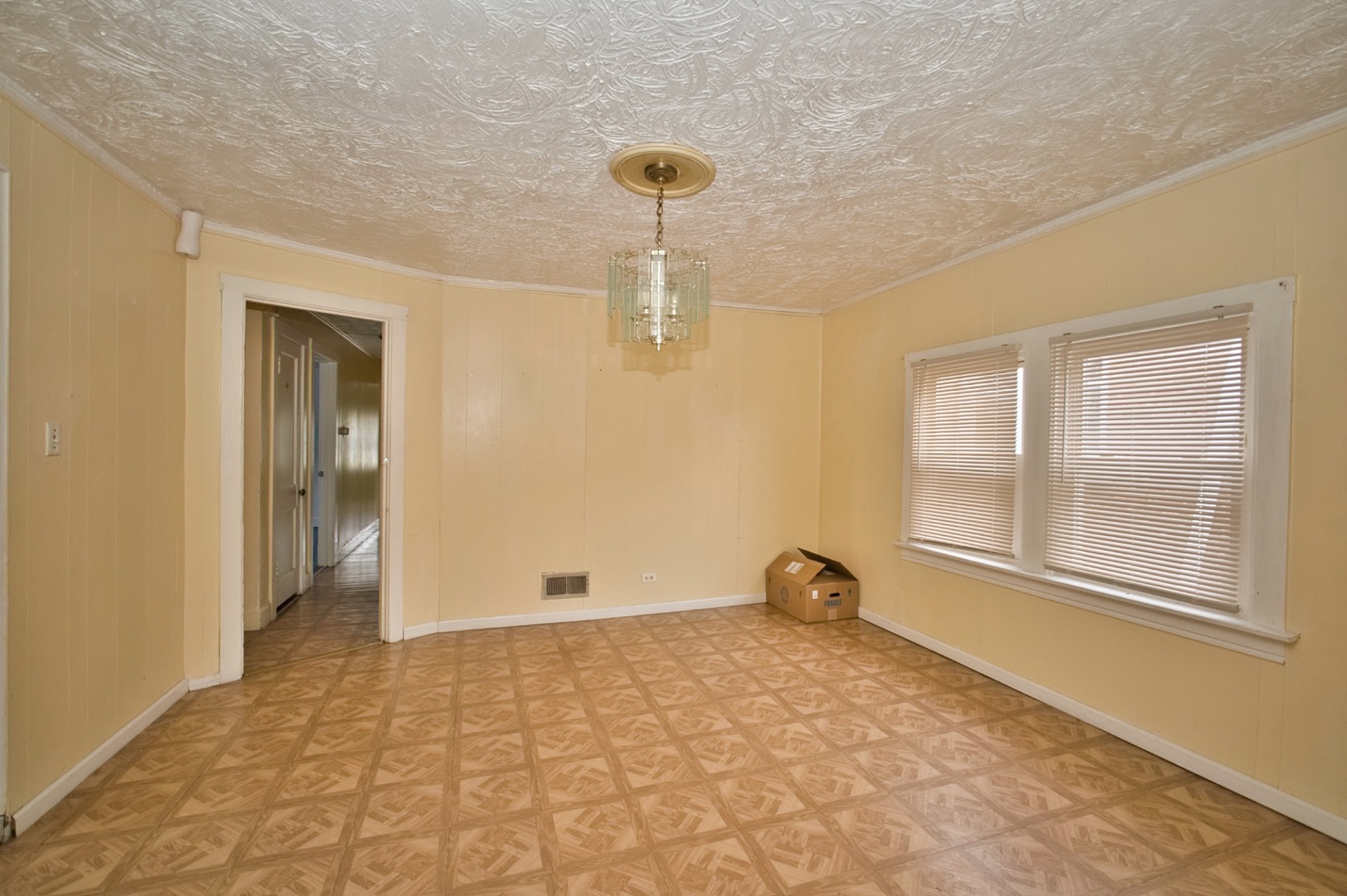 2534 N Rutherford Avenue Property Photo 36
