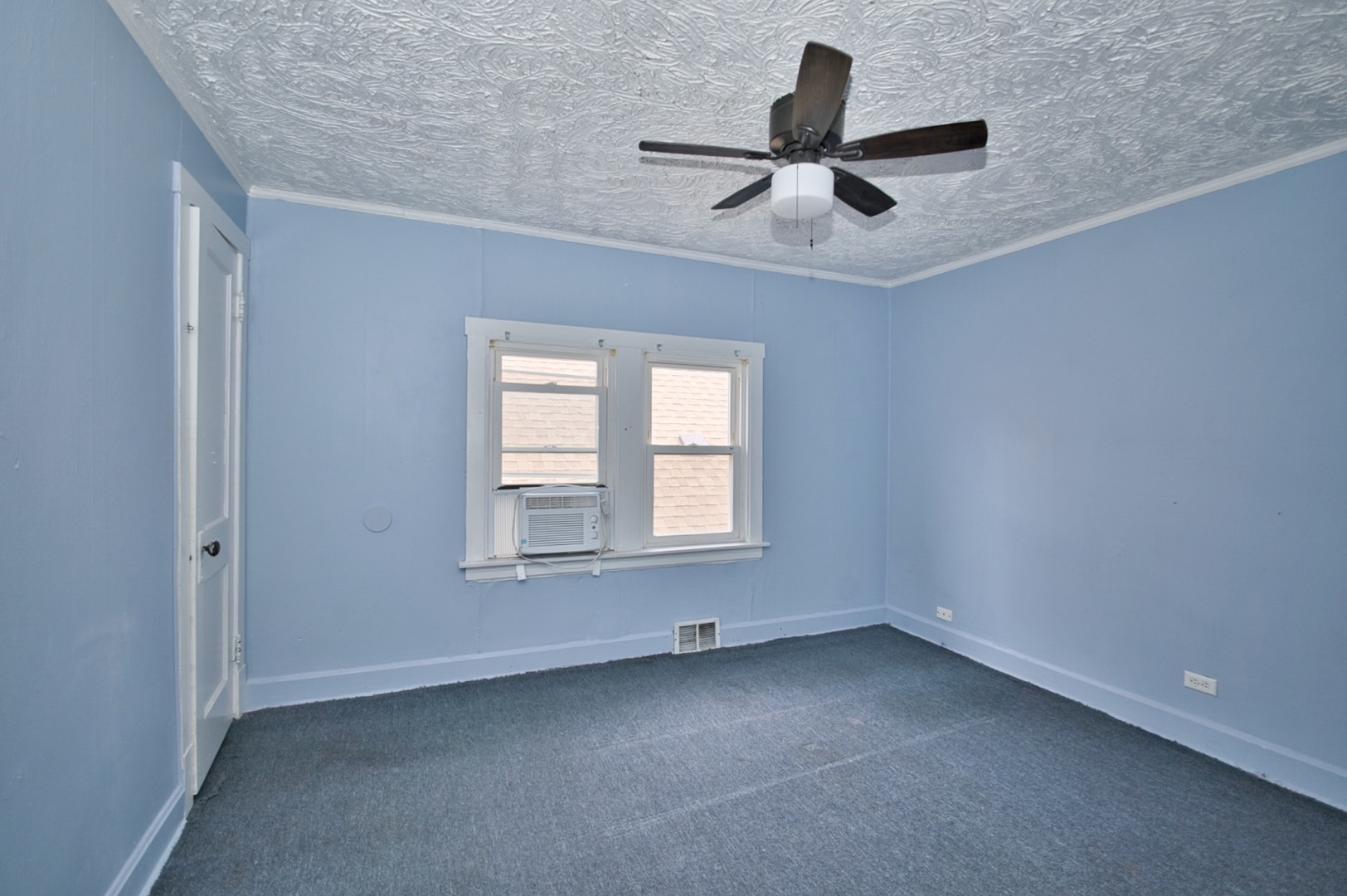 2534 N Rutherford Avenue Property Photo 37