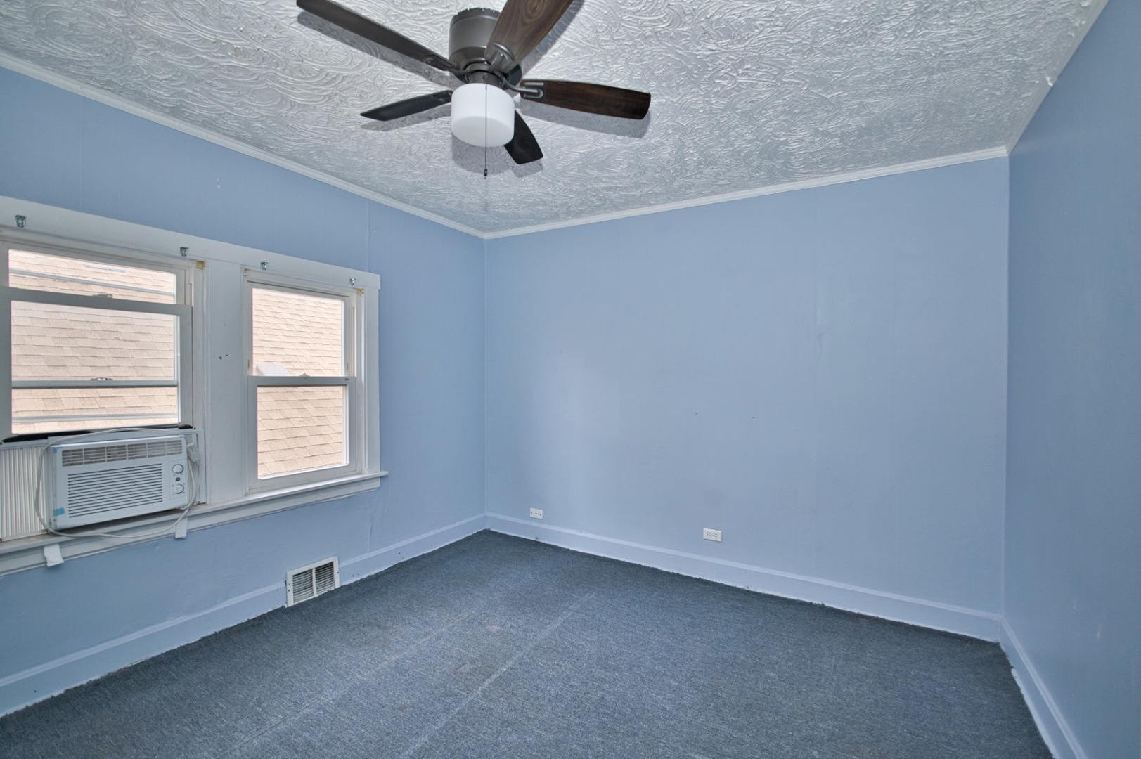 2534 N Rutherford Avenue Property Photo 38