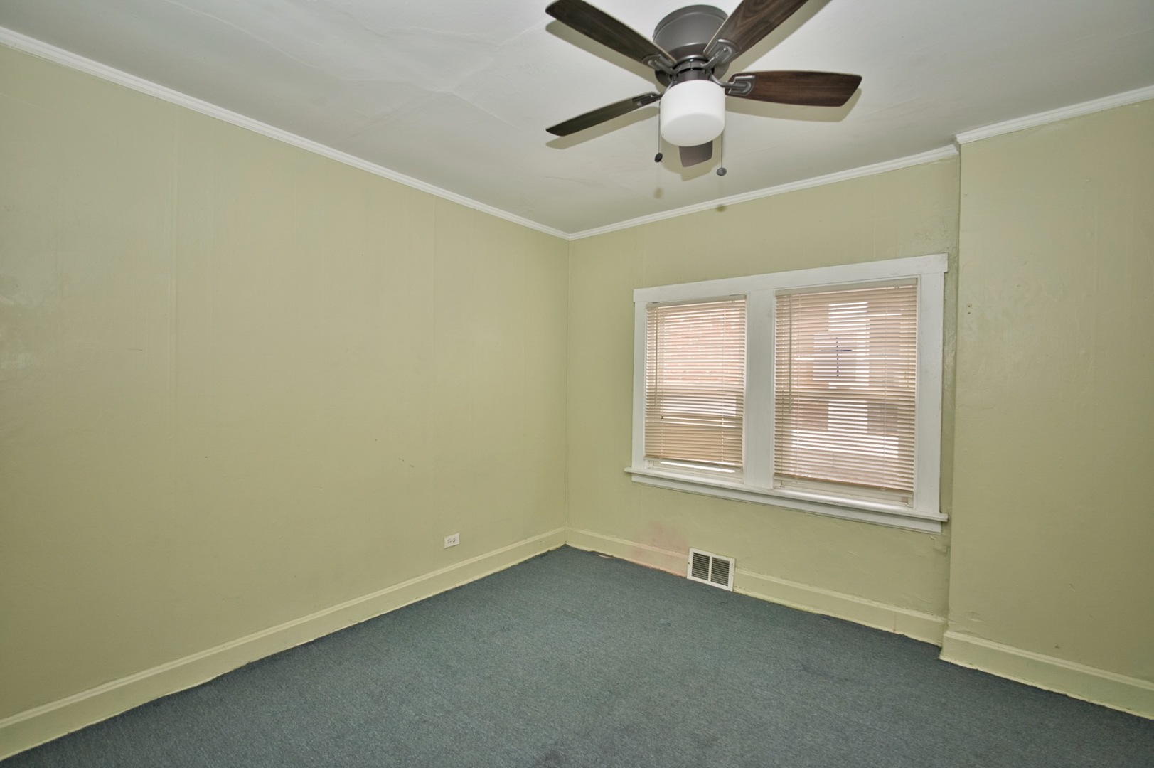2534 N Rutherford Avenue Property Photo 39