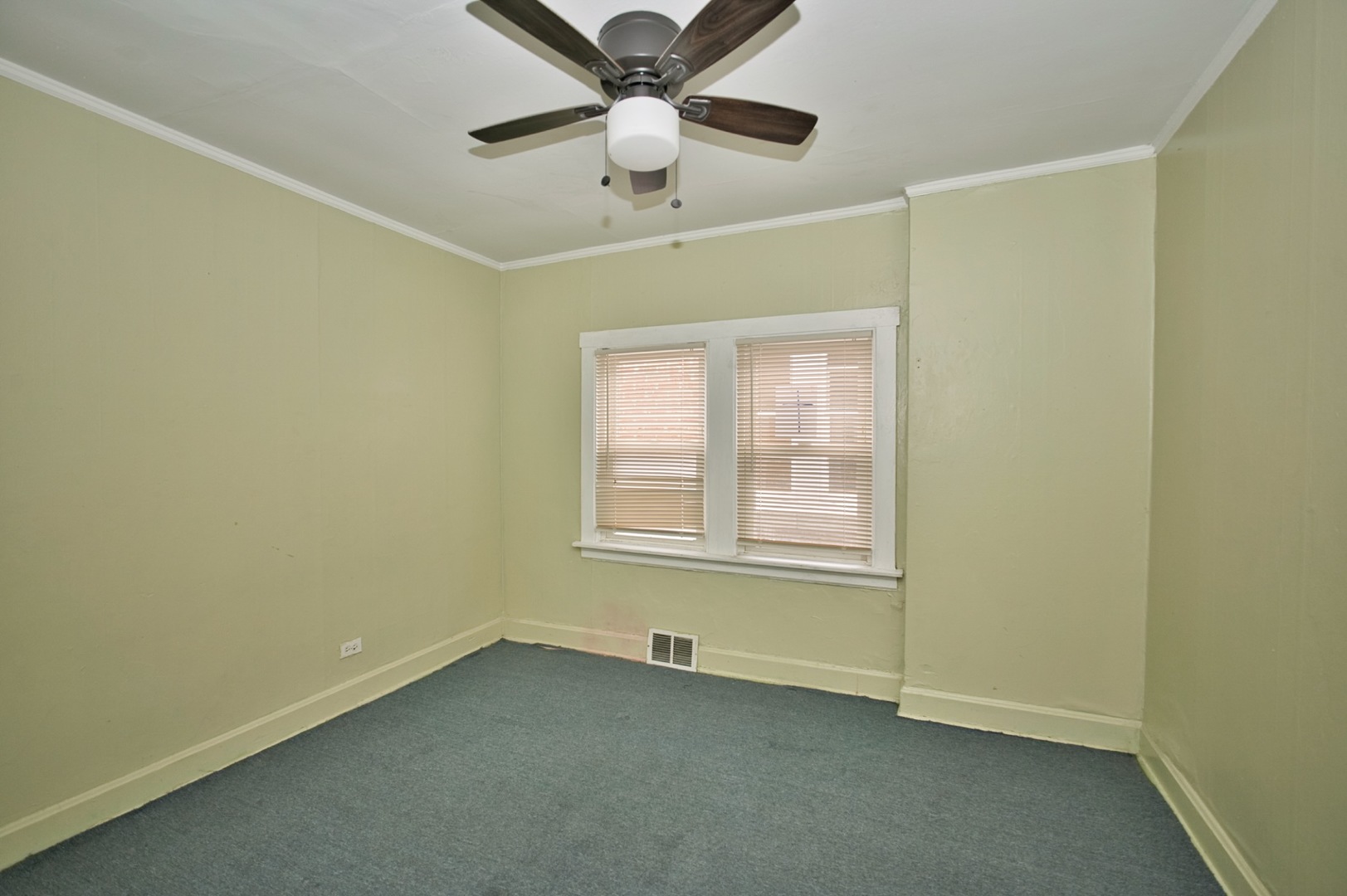 2534 N Rutherford Avenue Property Photo 40