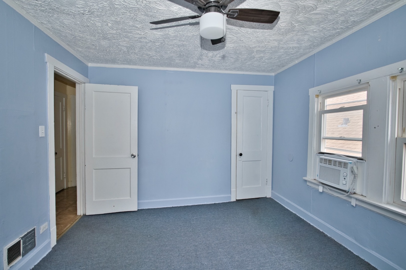 2534 N Rutherford Avenue Property Photo 41