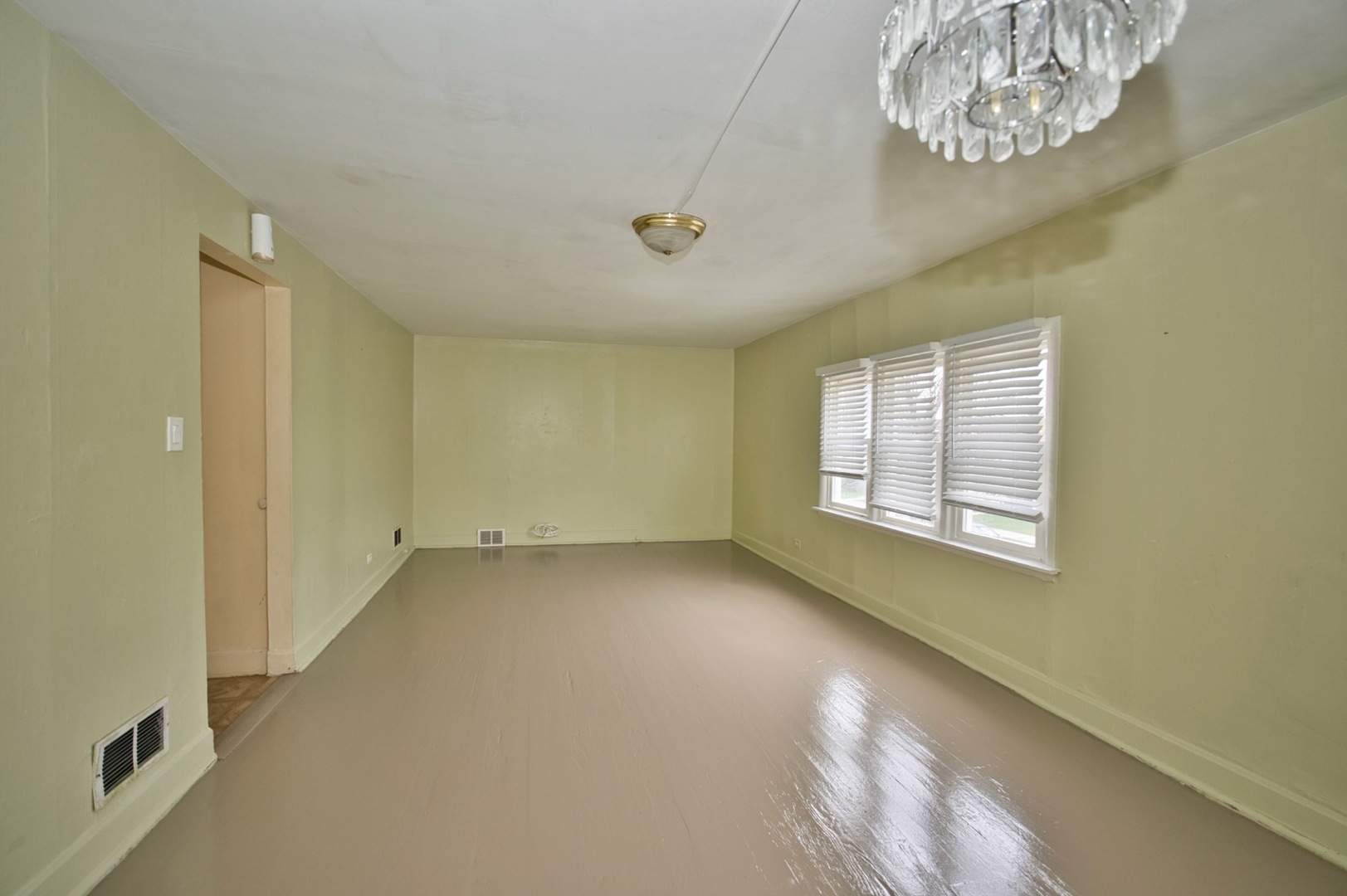 2534 N Rutherford Avenue Property Photo 45