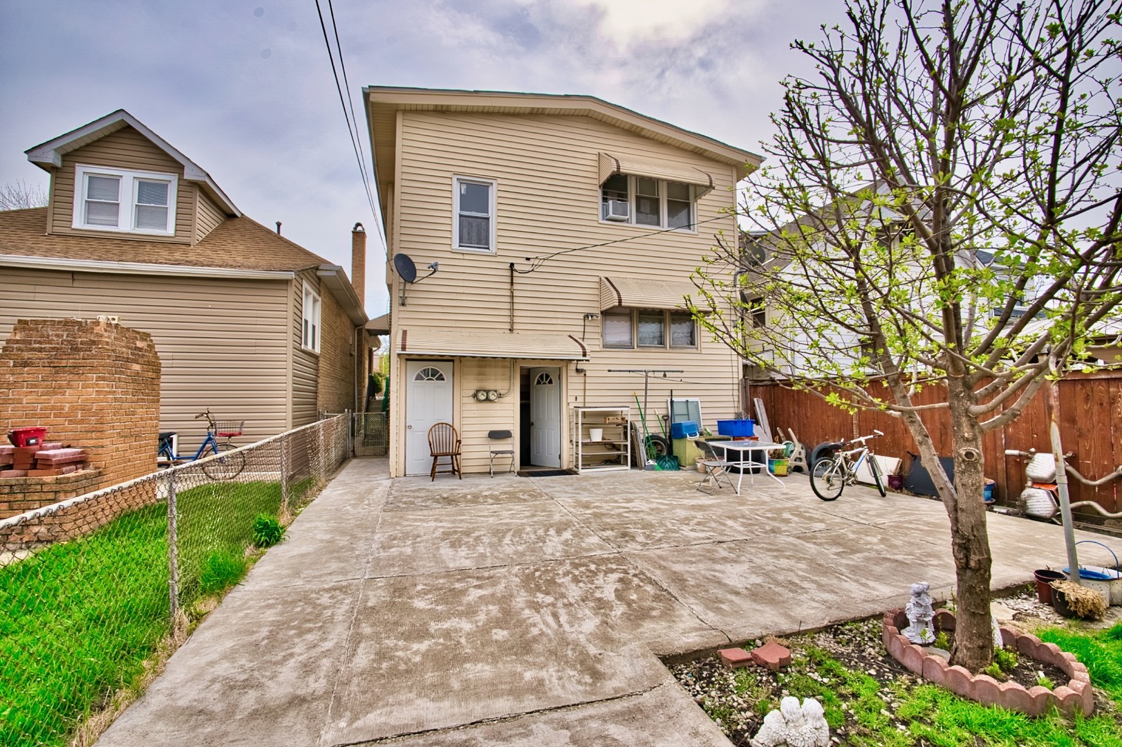 2534 N Rutherford Avenue Property Photo 49
