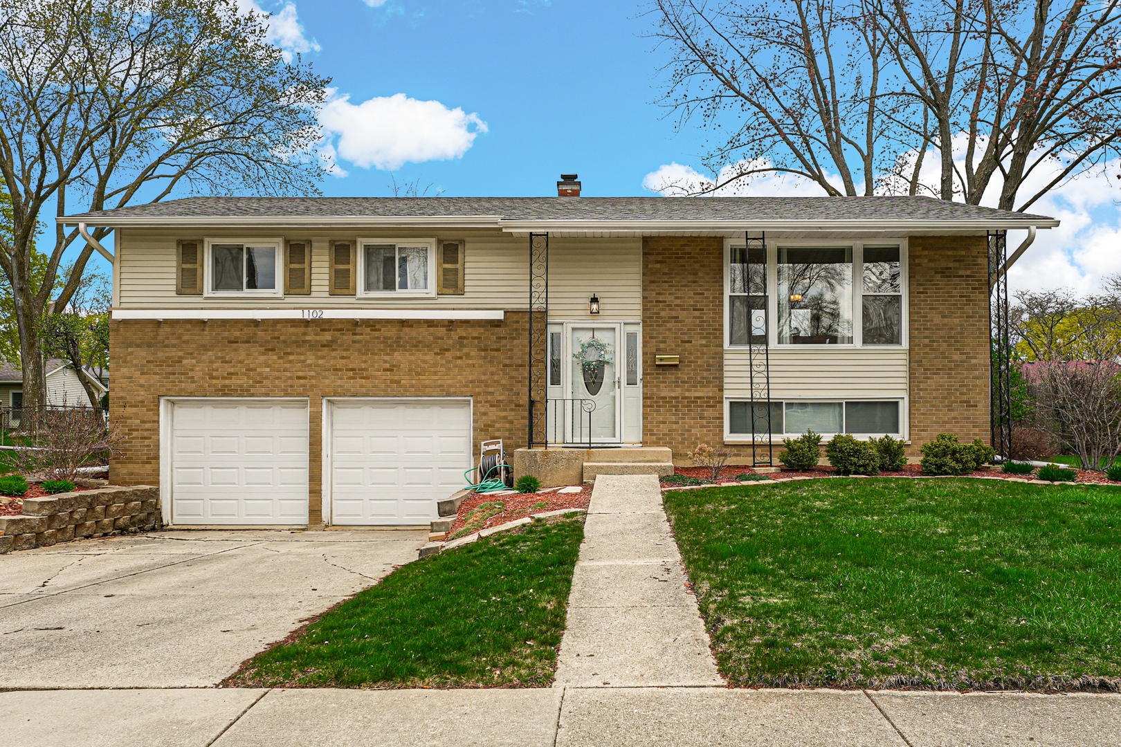 1102 E Paddock Drive Property Photo