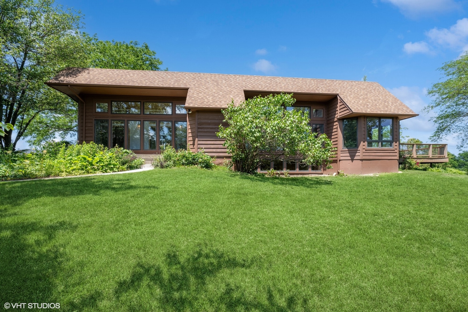 1071 Oakhurst Lane Property Photo 1