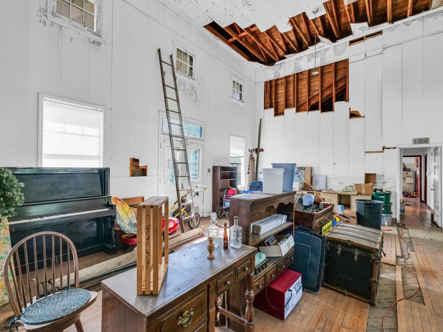 810 S Century Boulevard Property Photo 7