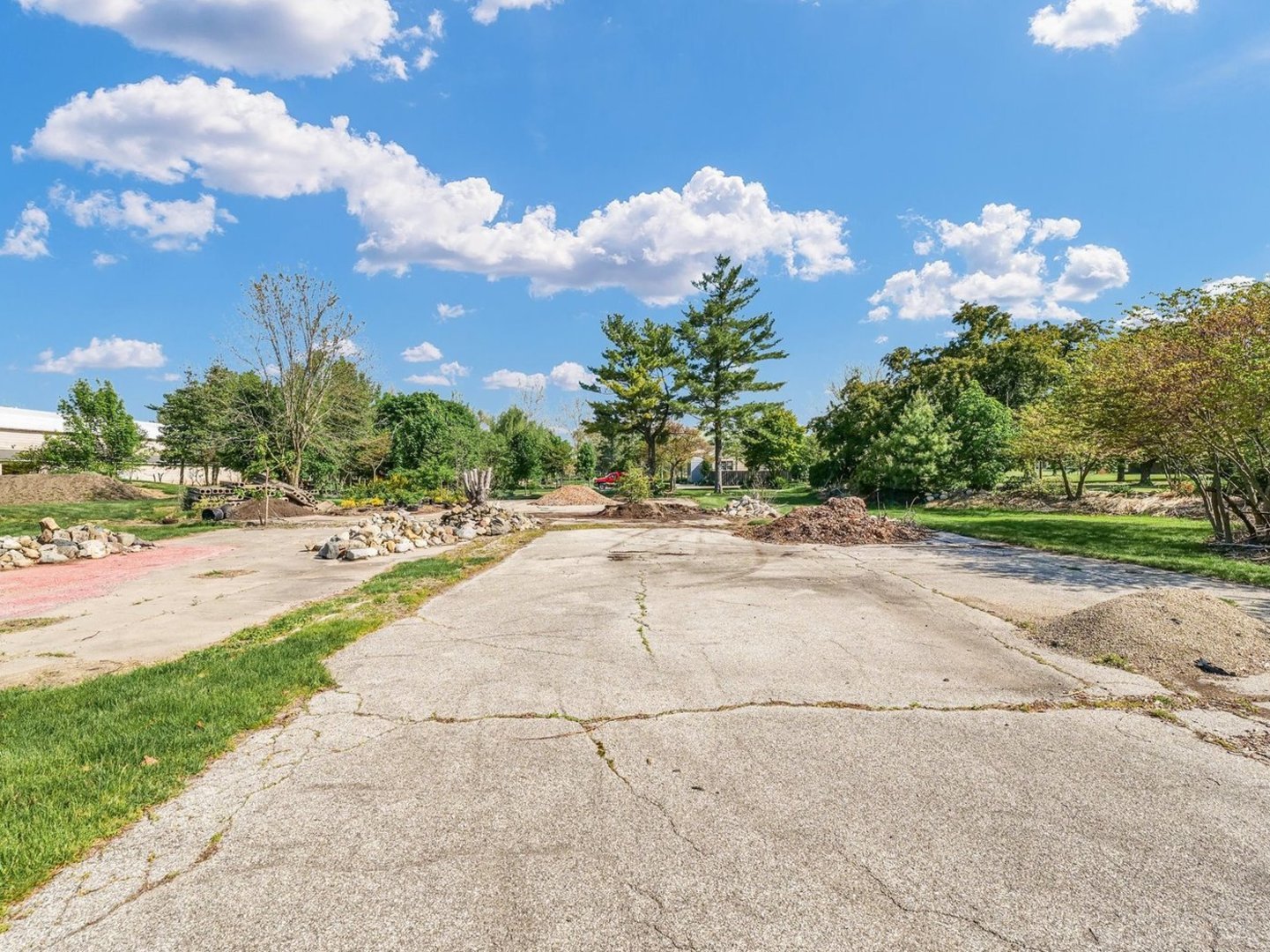 810 S Century Boulevard Property Photo 32