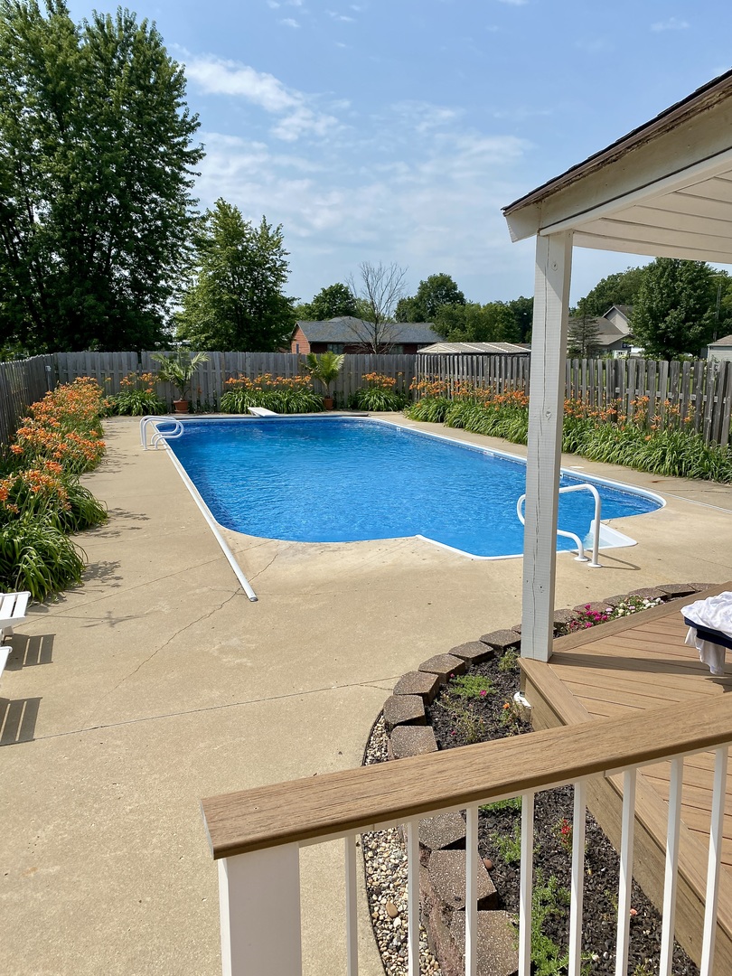 1221 S Fox Run Street Property Photo 4