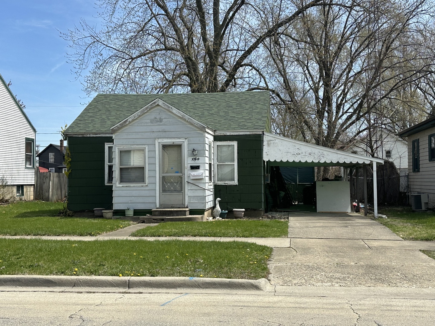 184 S Forest Avenue Property Photo 1