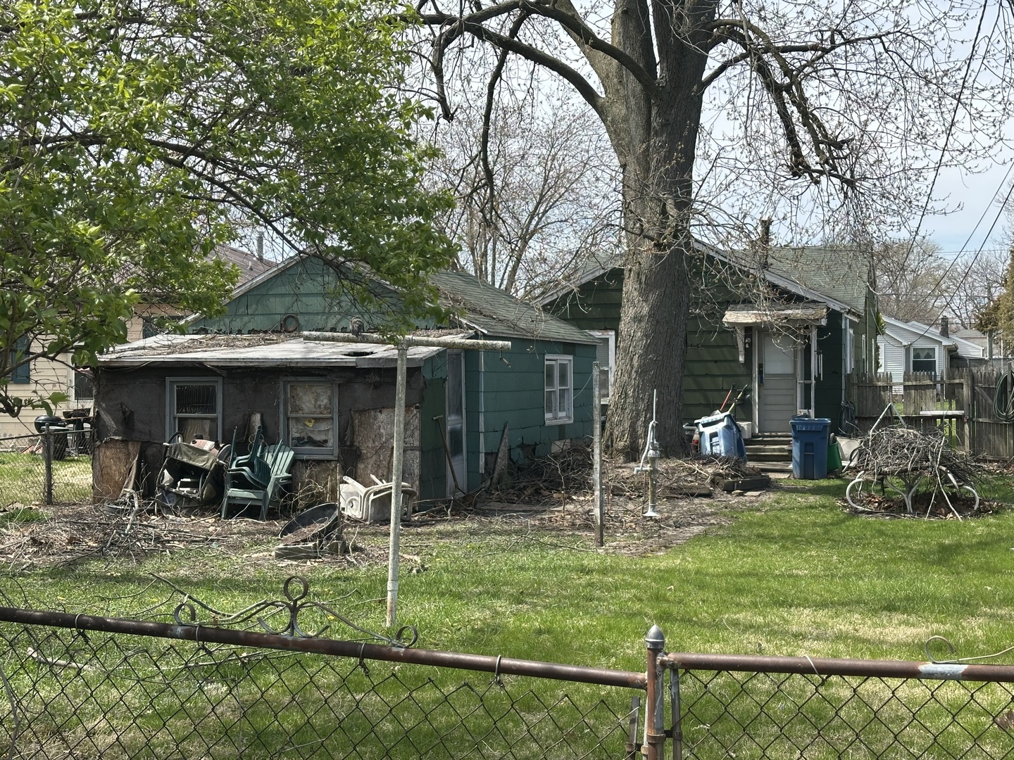 184 S Forest Avenue Property Photo 3