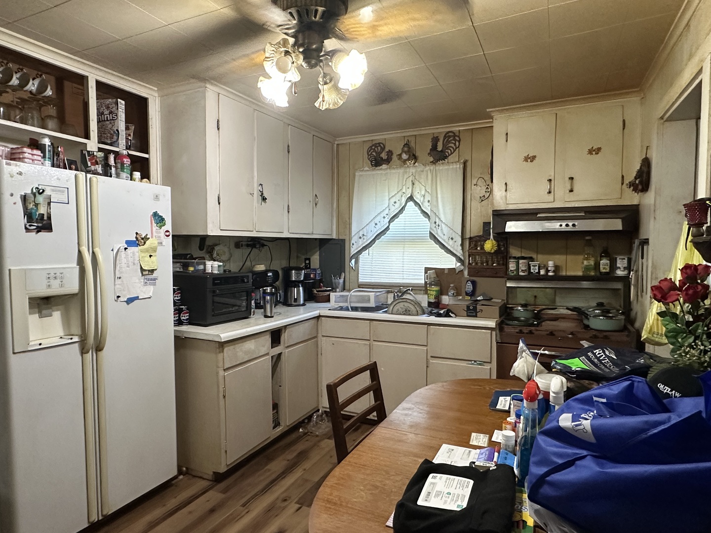 184 S Forest Avenue Property Photo 4
