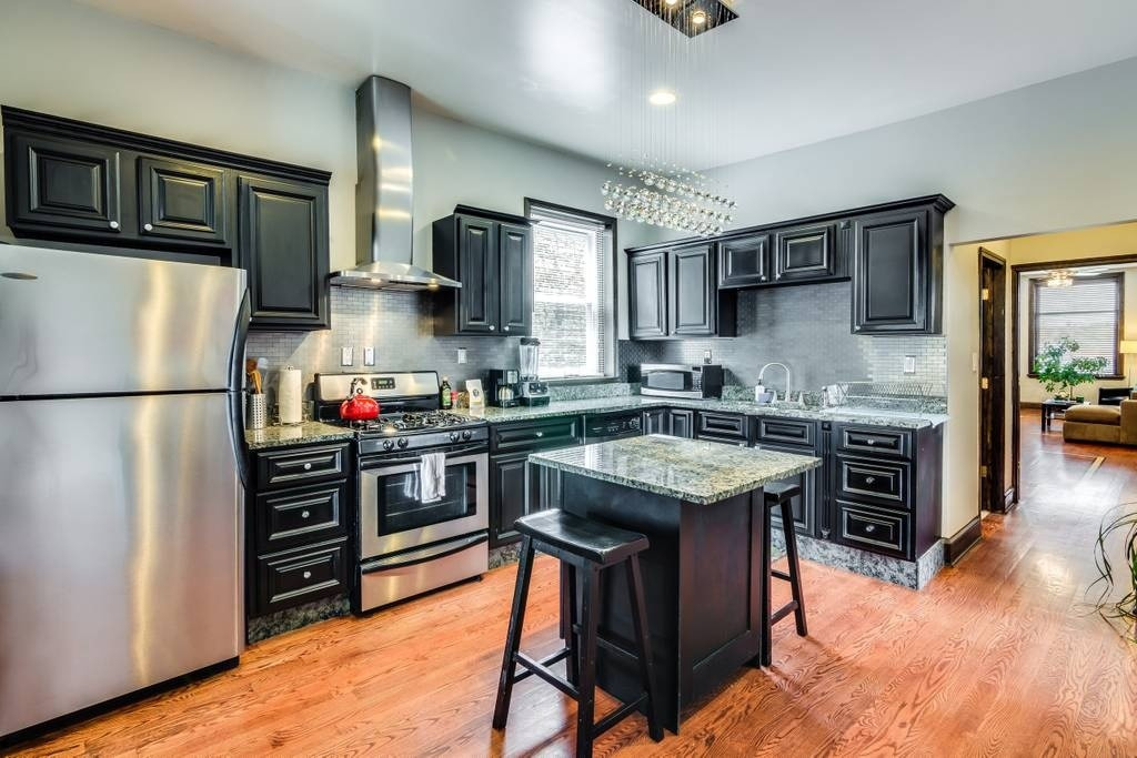 2307 N Spaulding Avenue Property Photo 10