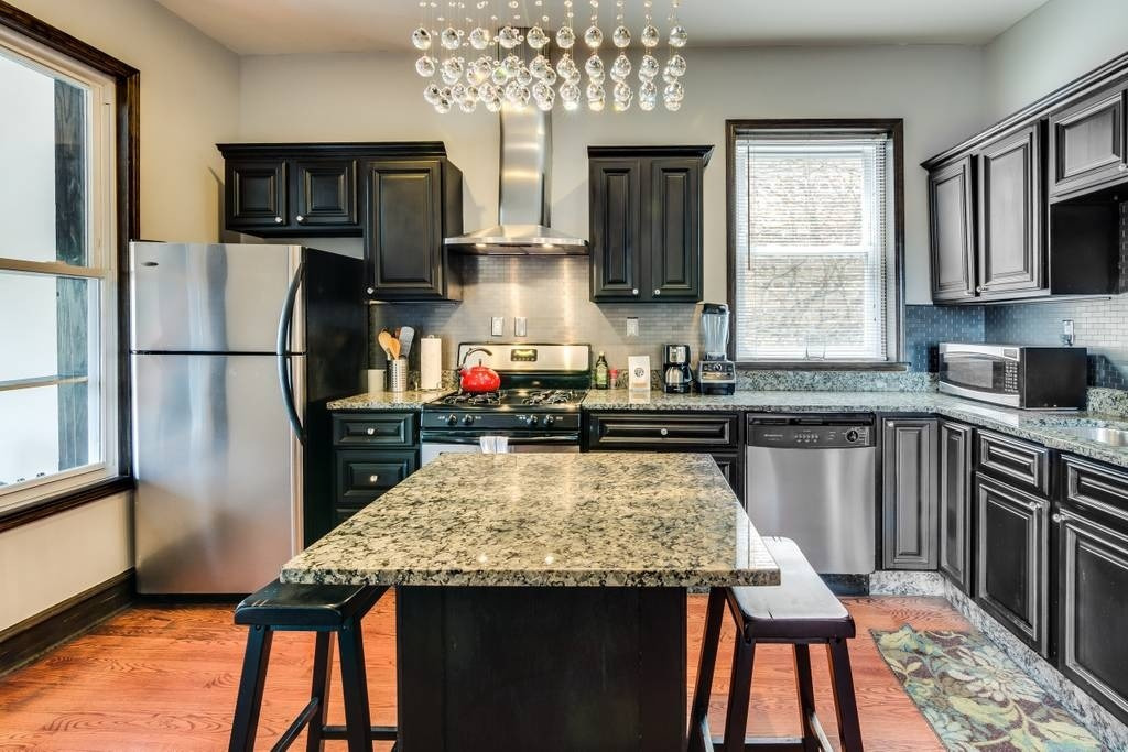 2307 N Spaulding Avenue Property Photo 11