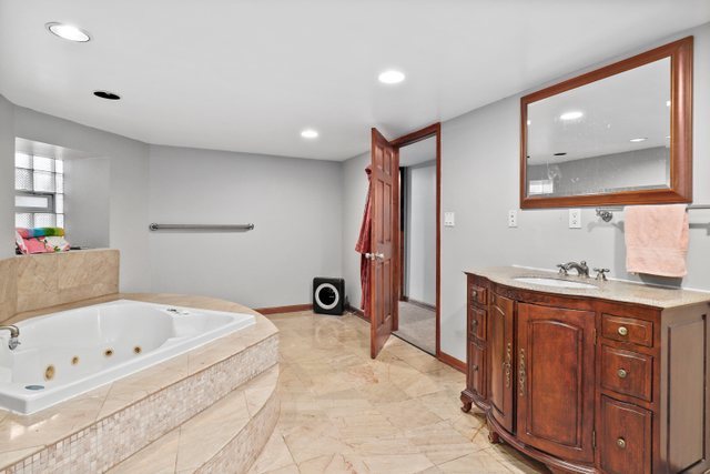2307 N Spaulding Avenue Property Photo 34