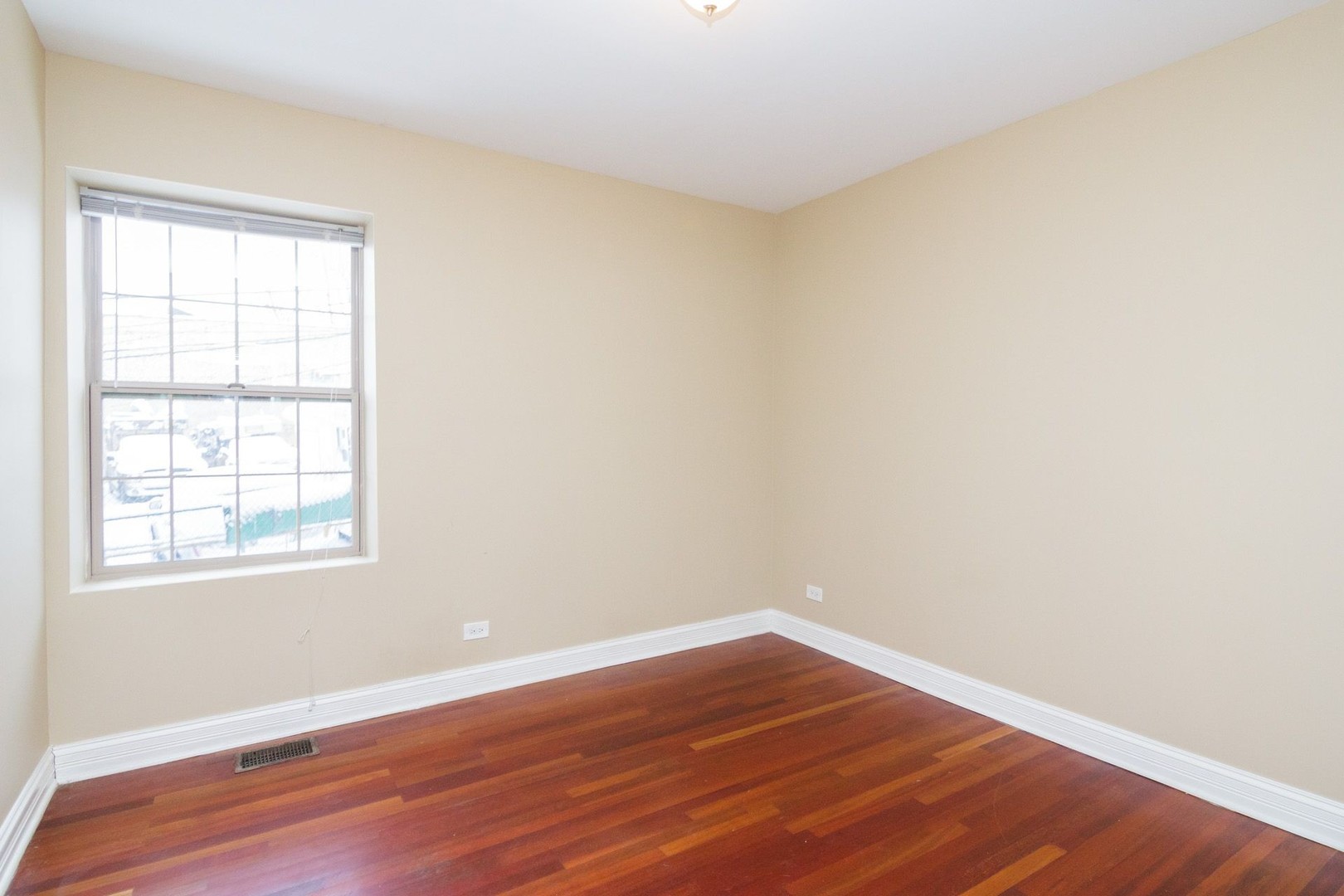 1714 W Farwell Avenue 3 Property Photo 5