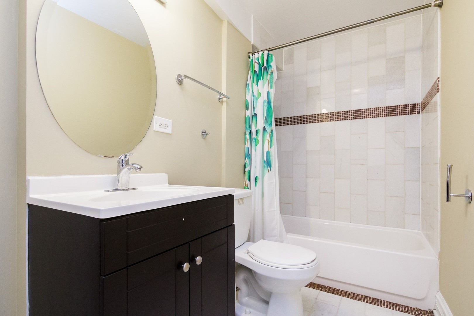 1714 W Farwell Avenue 3 Property Photo 9