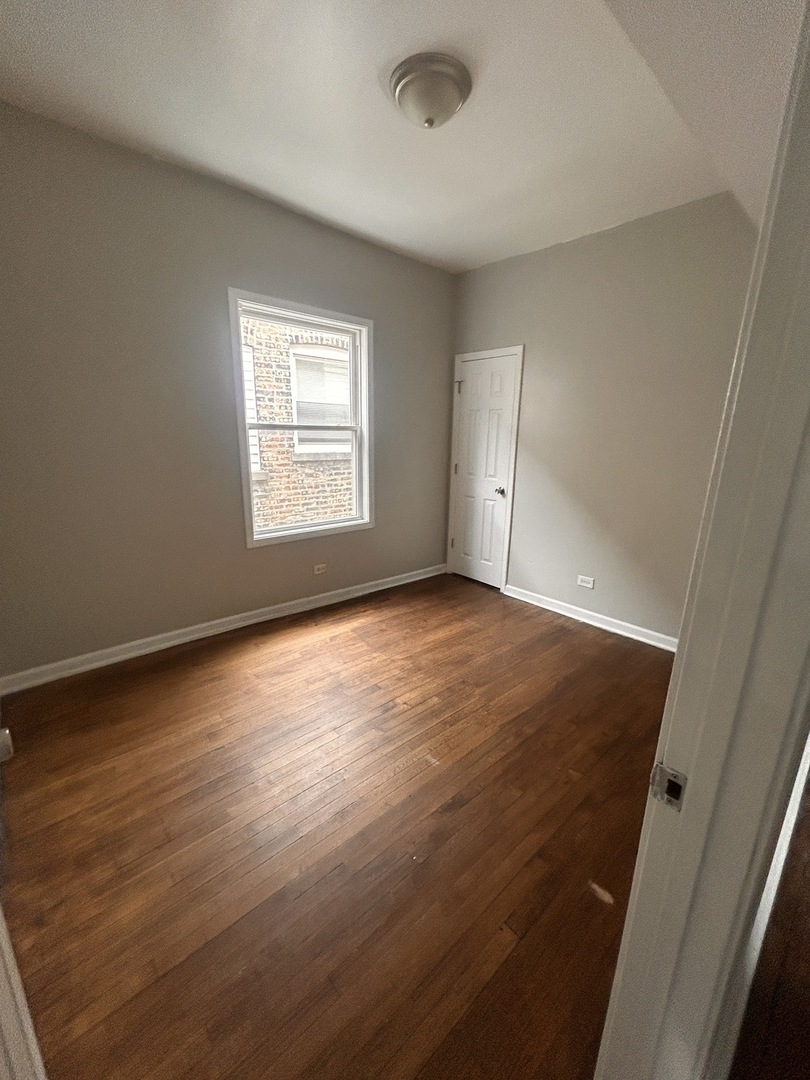 7646 S May Street Property Photo 5