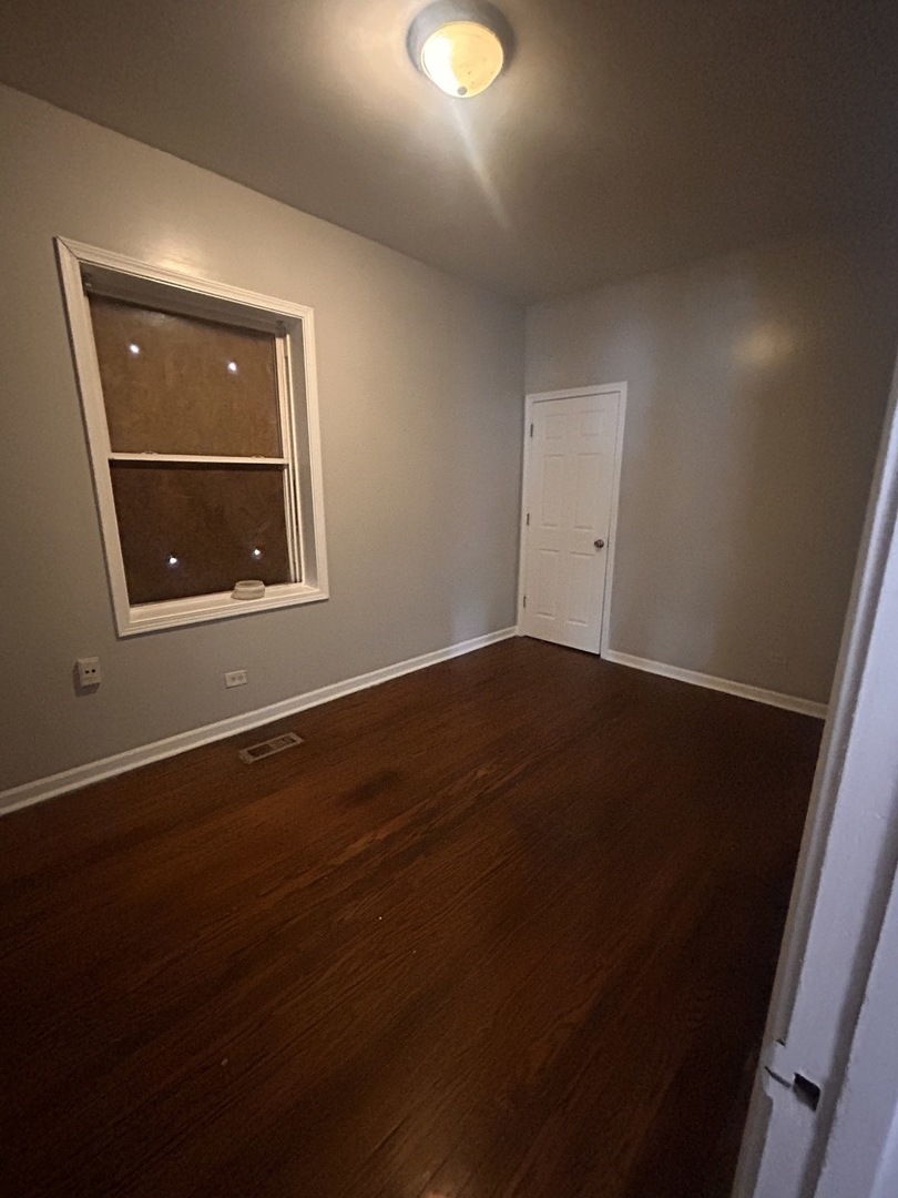 7646 S May Street Property Photo 7