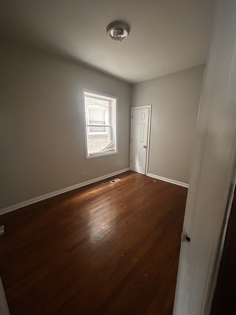 7646 S May Street Property Photo 13