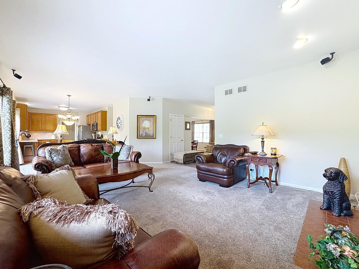851 Crabapple Drive Property Photo 4