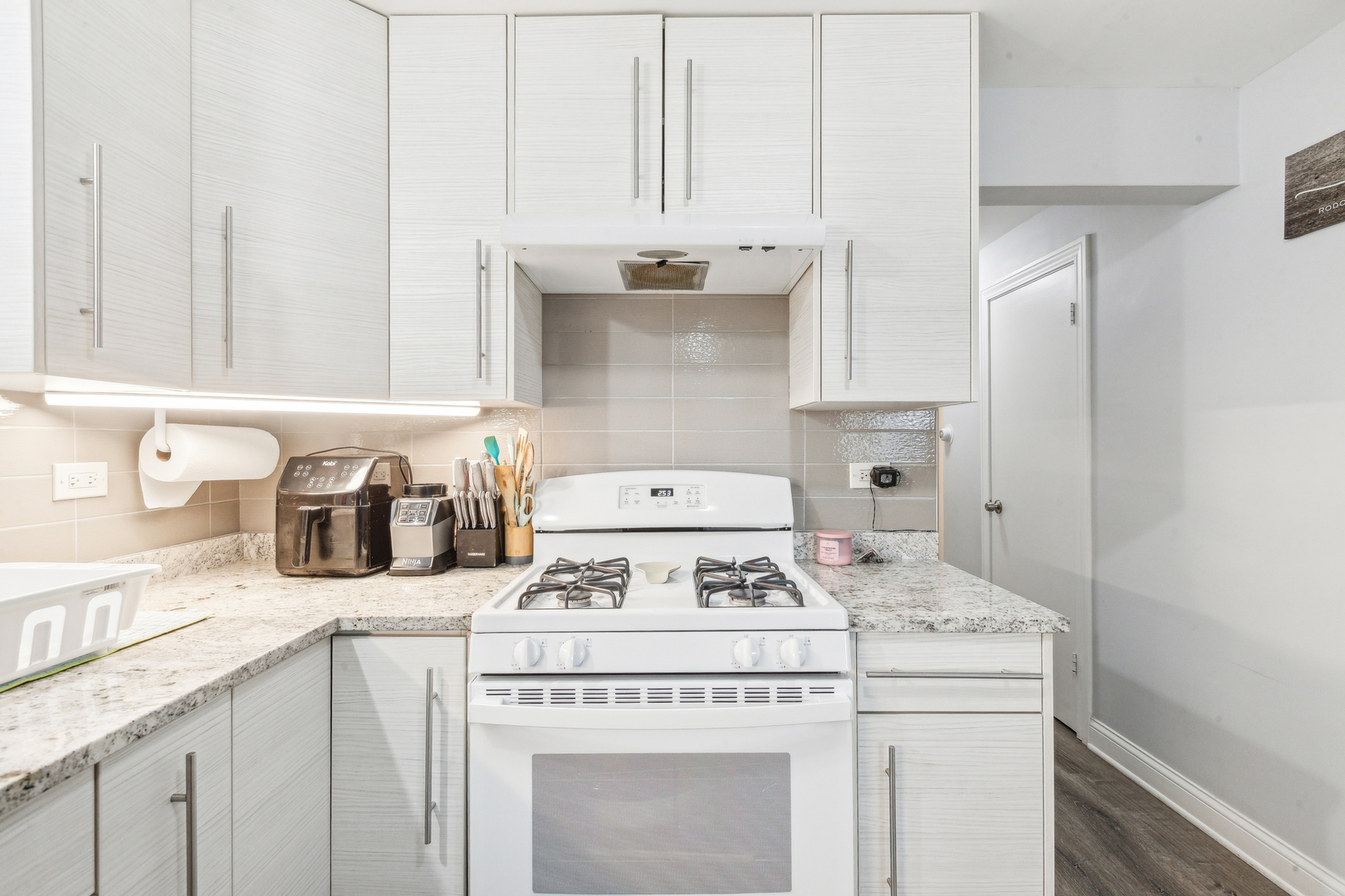 6851 W Gunnison Street Property Photo 13