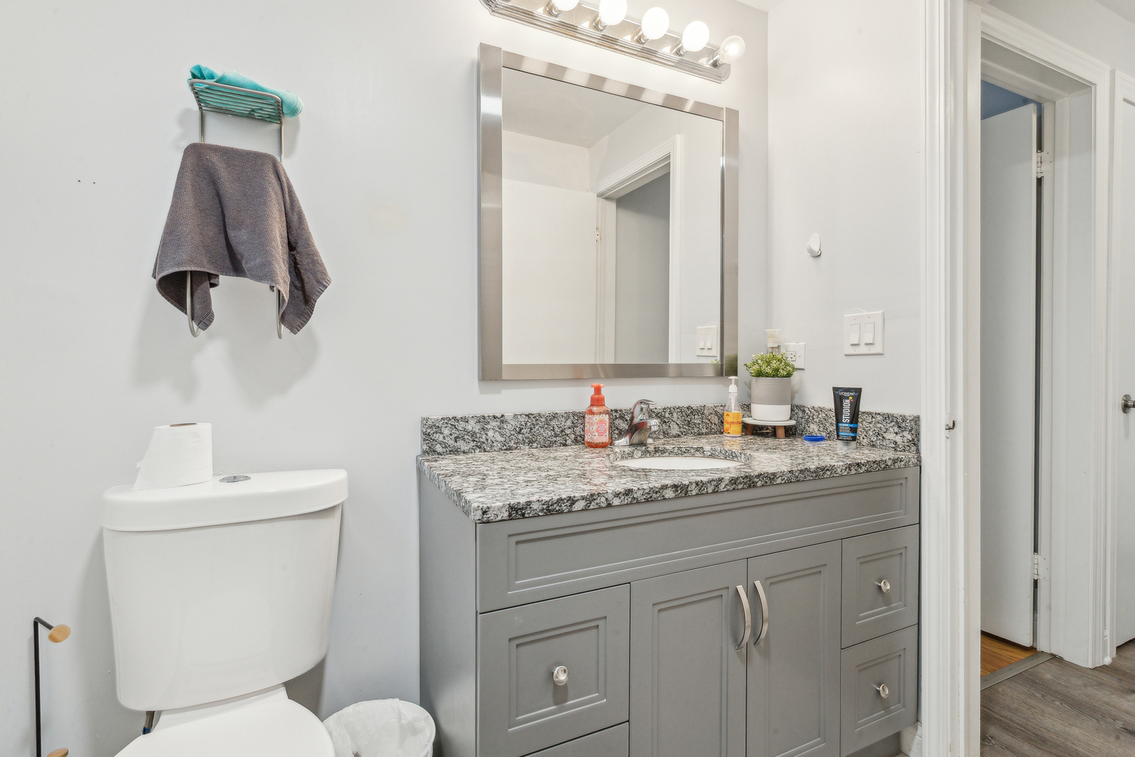 6851 W Gunnison Street Property Photo 24