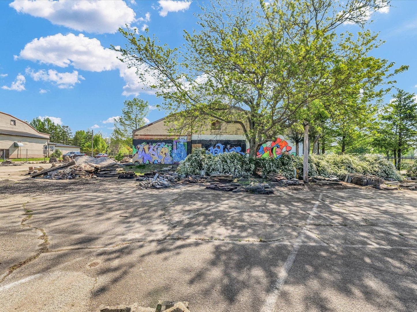 121 E Neal Drive 1 Property Photo 8