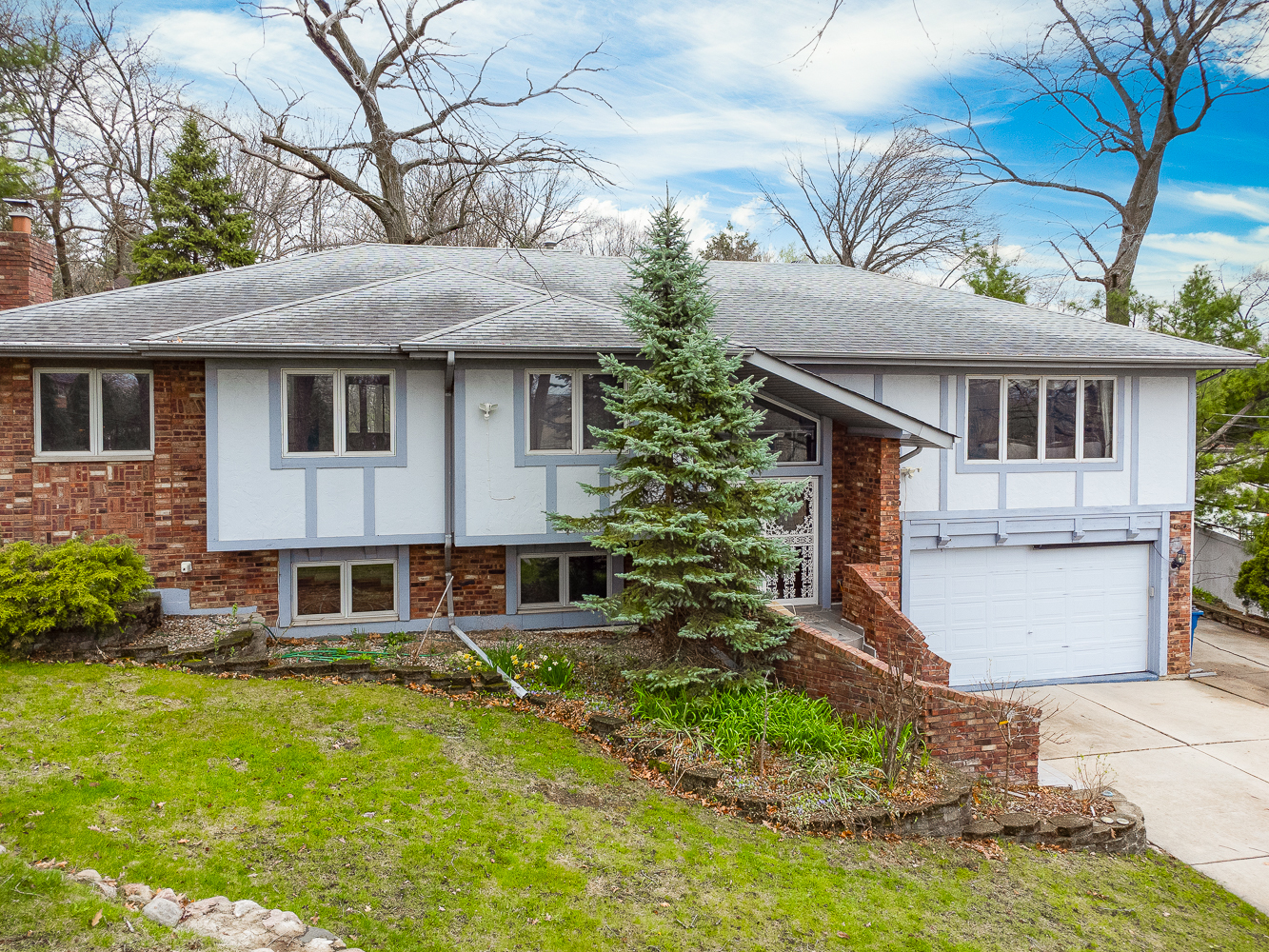 8360 W 100th Place Property Photo 2