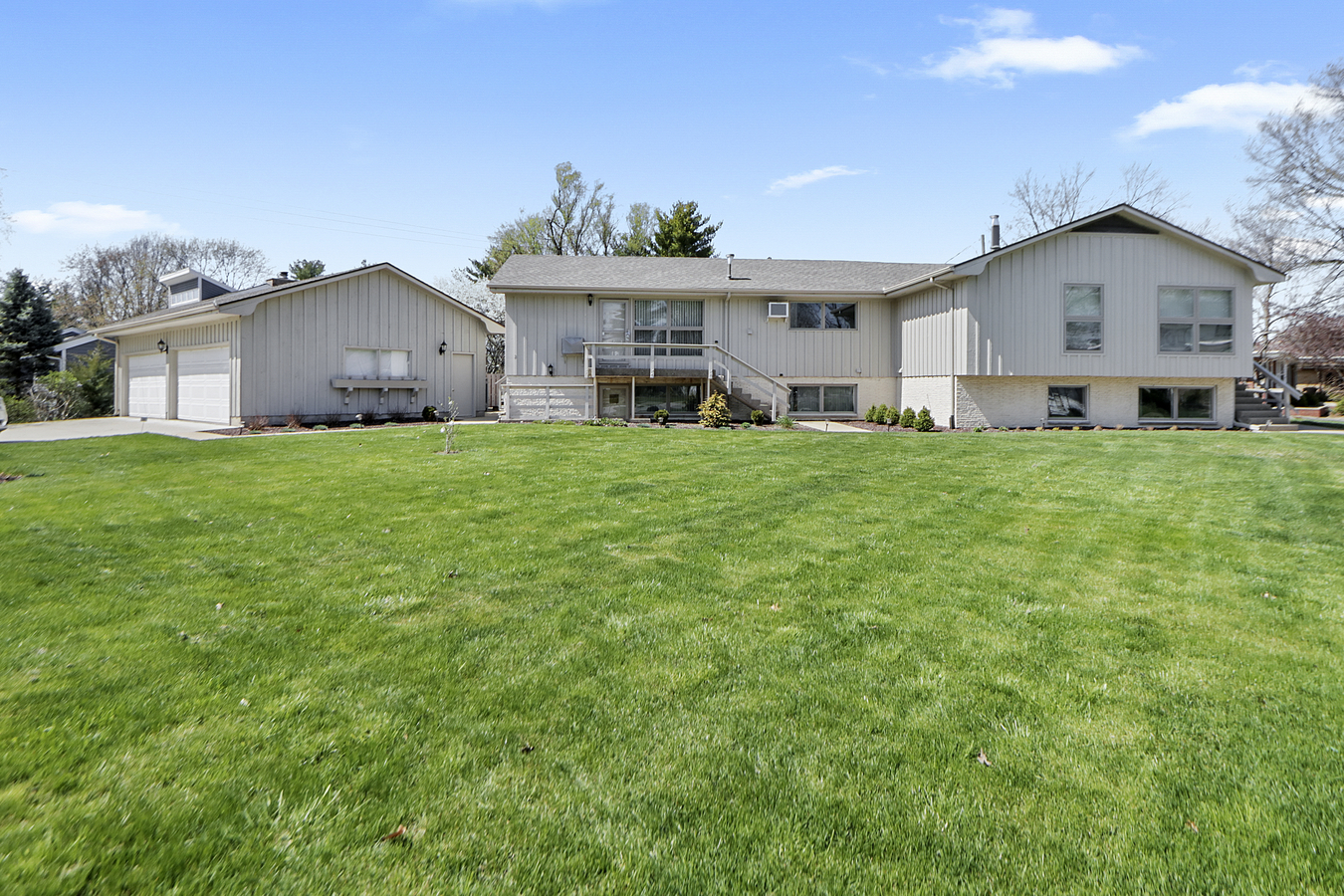 1725 Robert Drive Property Photo 1