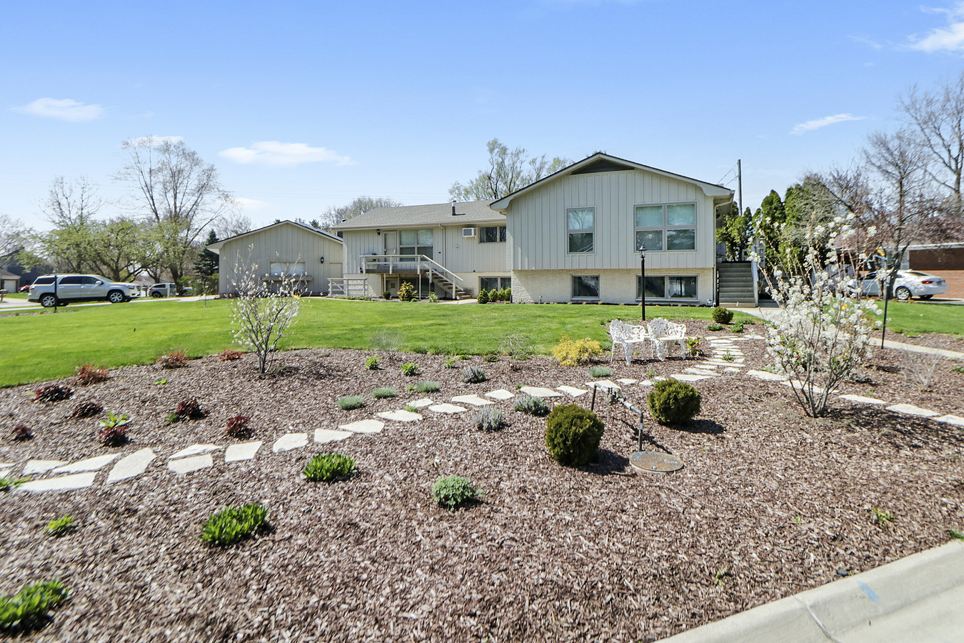 1725 Robert Drive Property Photo 2