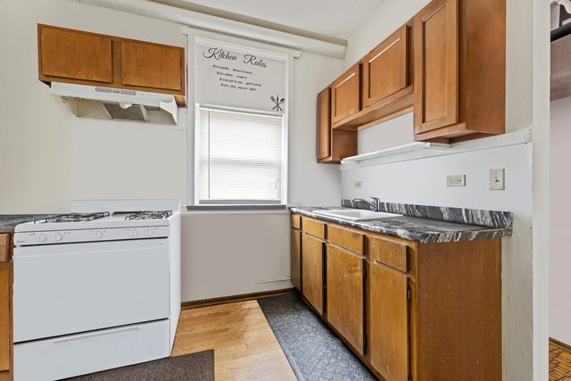 98 W 15th Street Property Photo 6
