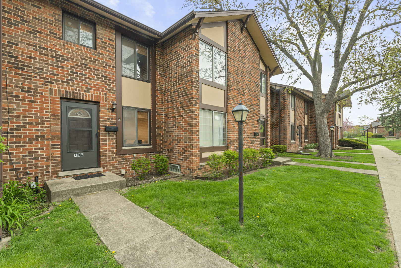 17w706 Kirkland Lane Property Photo