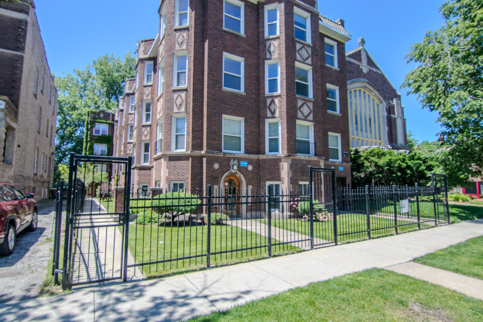 7608 S Saginaw Avenue 3b Property Photo