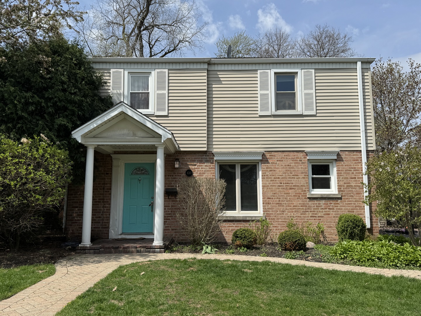 630 S Dryden Place Property Photo 2