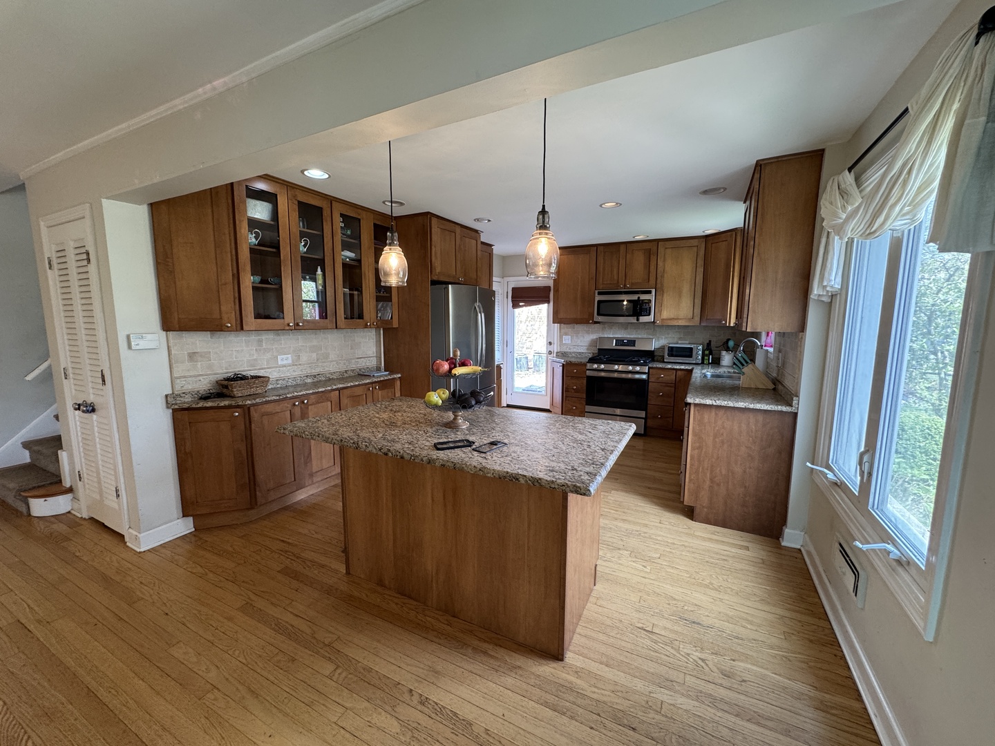 630 S Dryden Place Property Photo 4