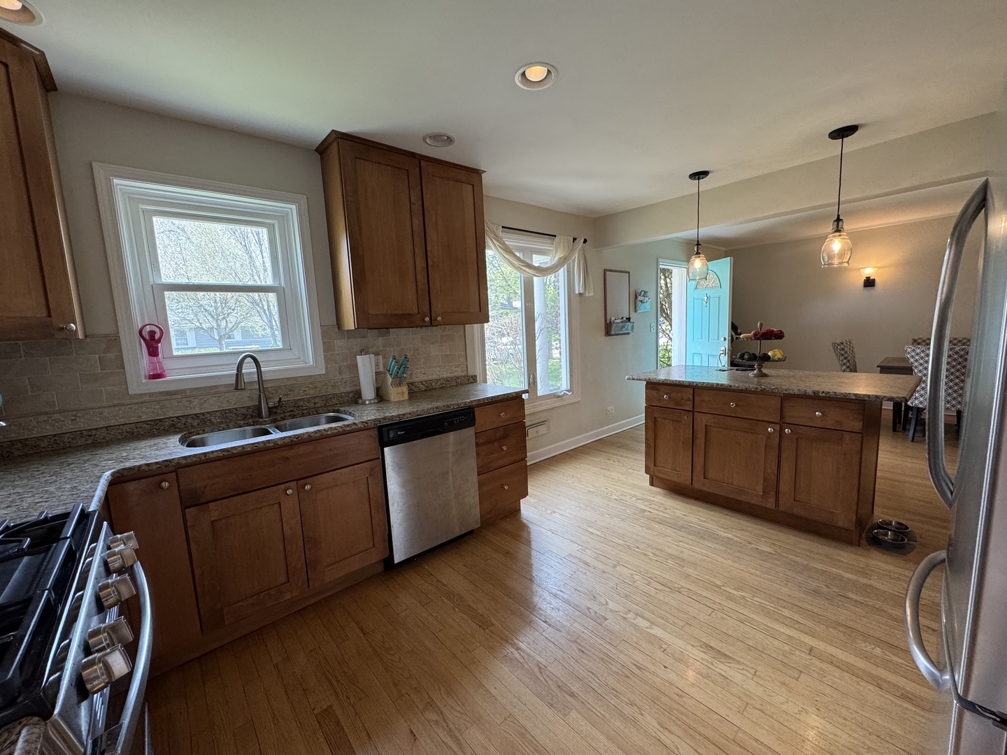 630 S Dryden Place Property Photo 6