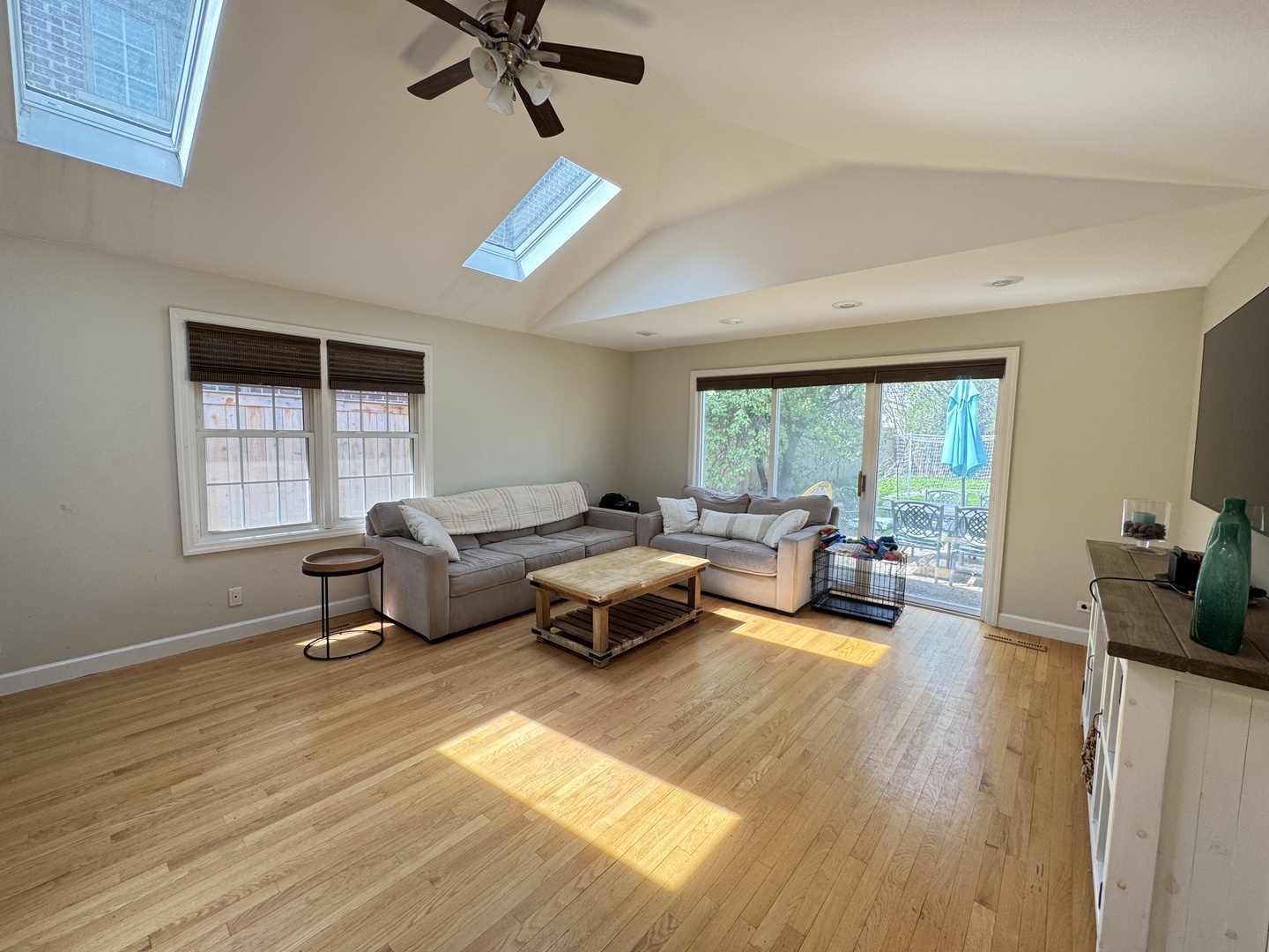 630 S Dryden Place Property Photo 11