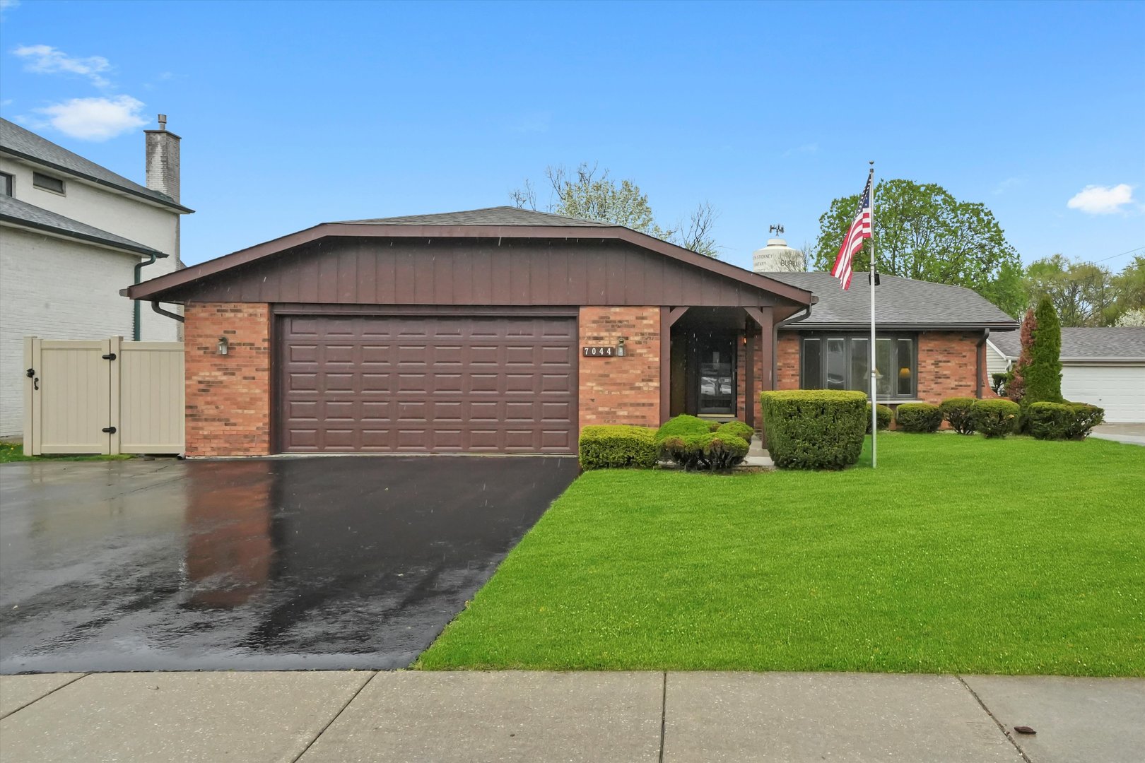 7044 W 85th Street Property Photo