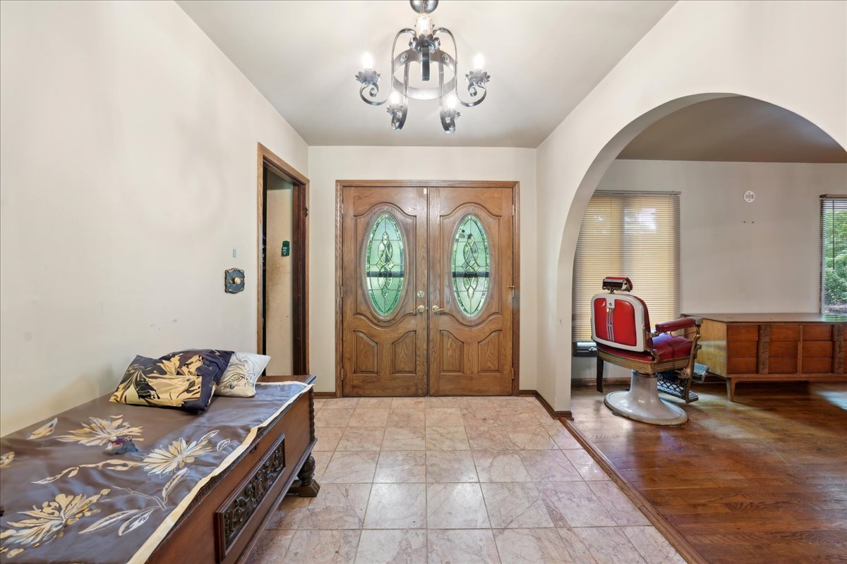 1n721 Neltnor Boulevard Property Photo 4