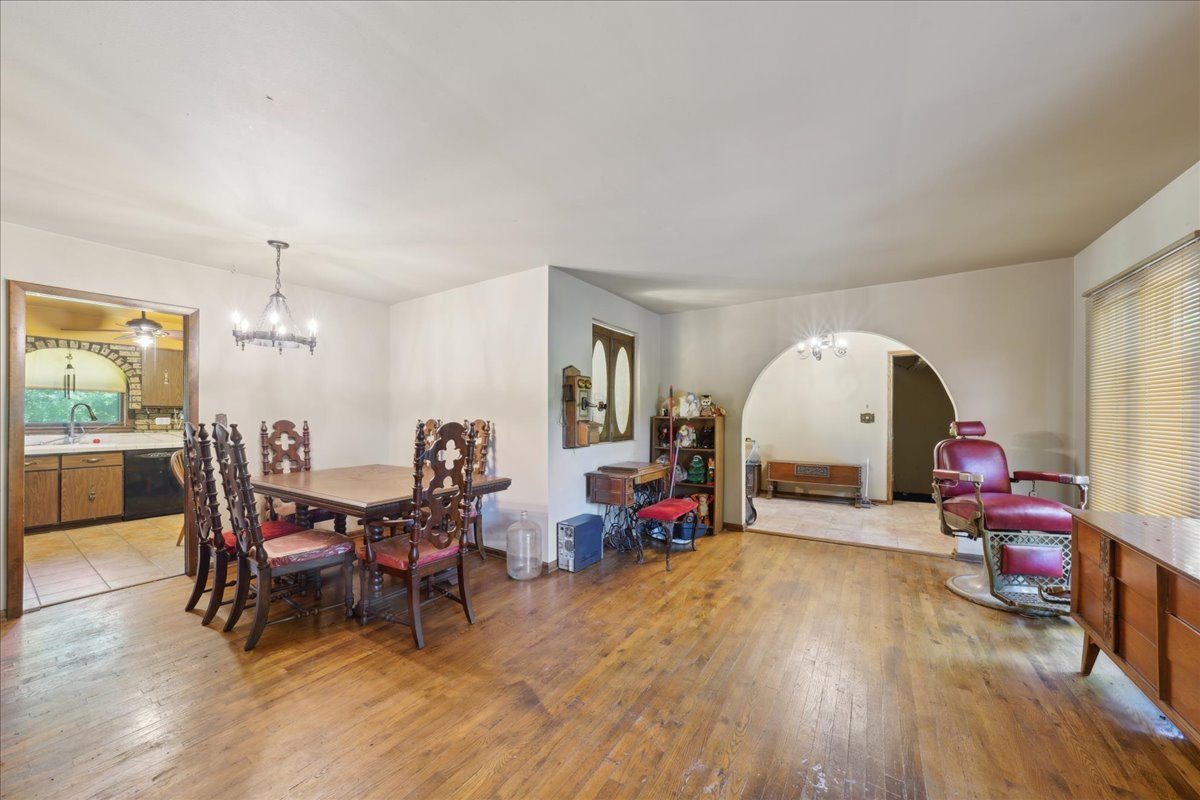 1n721 Neltnor Boulevard Property Photo 6
