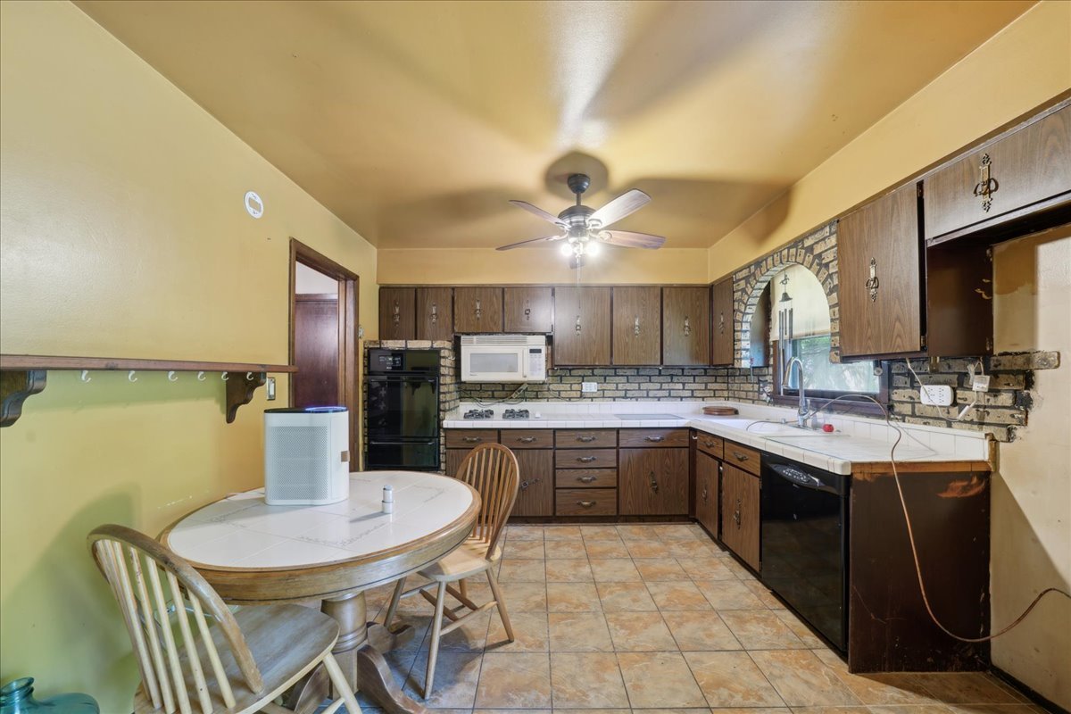 1n721 Neltnor Boulevard Property Photo 7