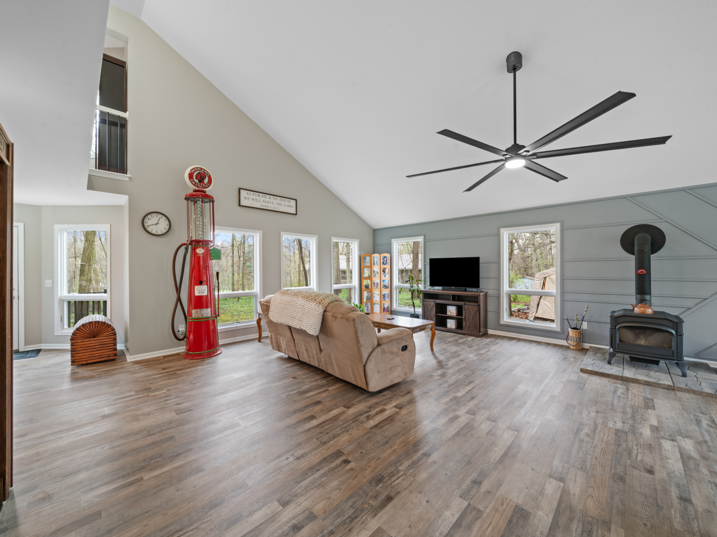 3 Oak Ridge Drive Property Photo 8