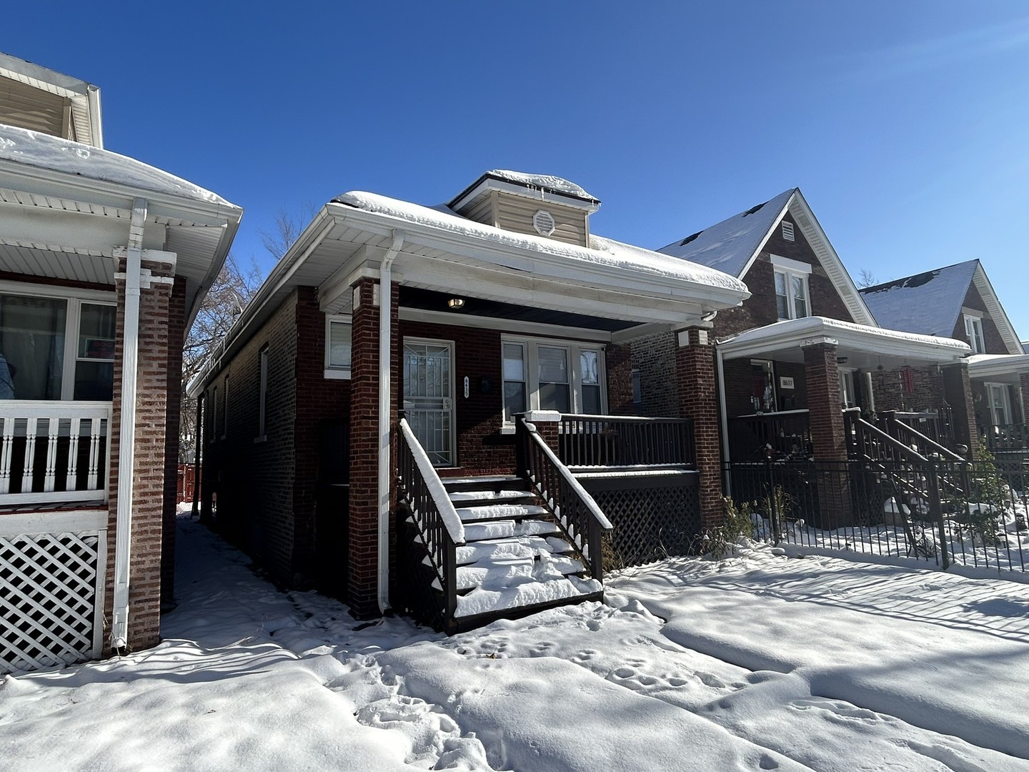 8615 S Aberdeen Street Property Photo 1