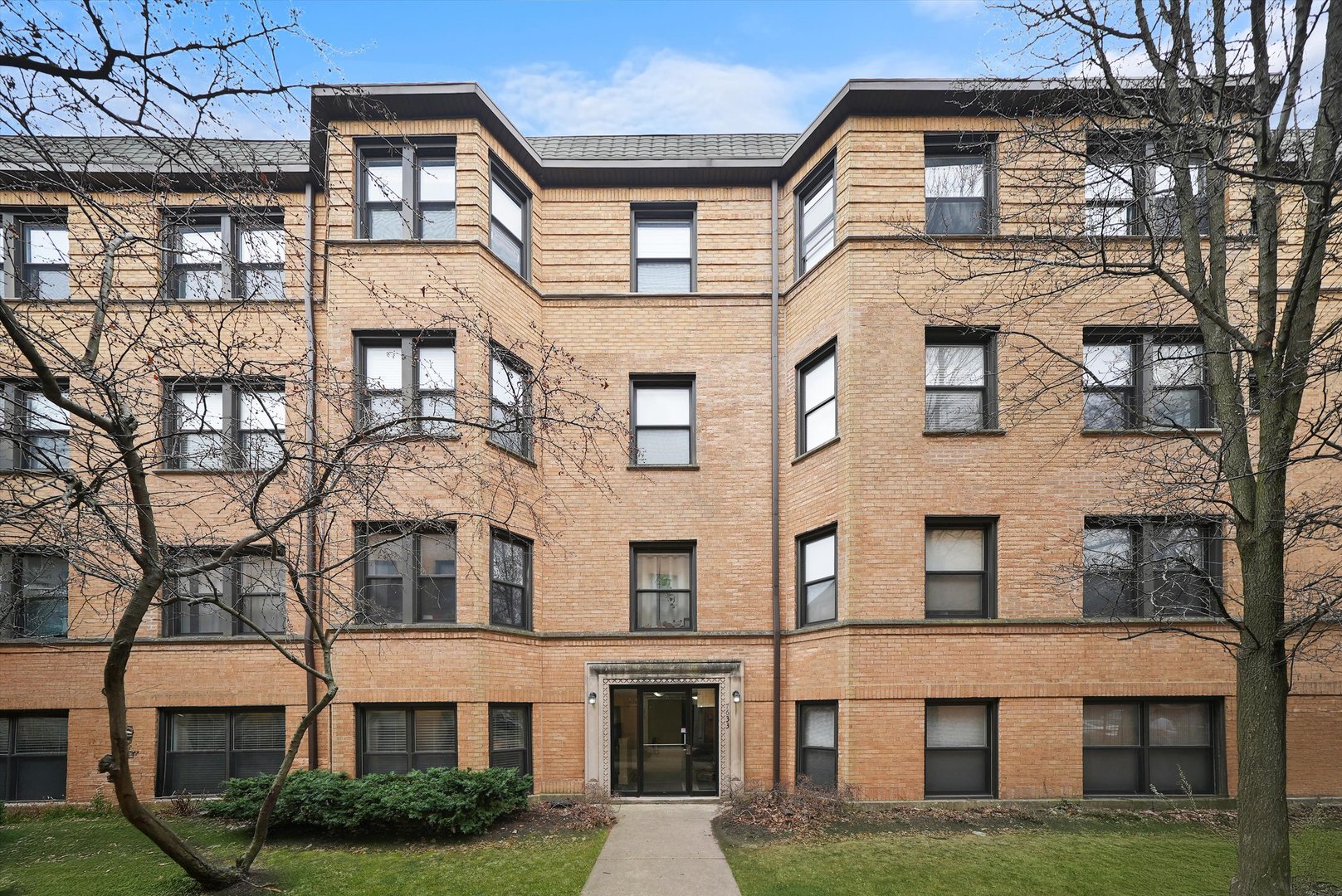 7633 N Greenview Avenue 3W Property Image