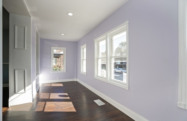 162 N La Crosse Avenue Property Photo 2